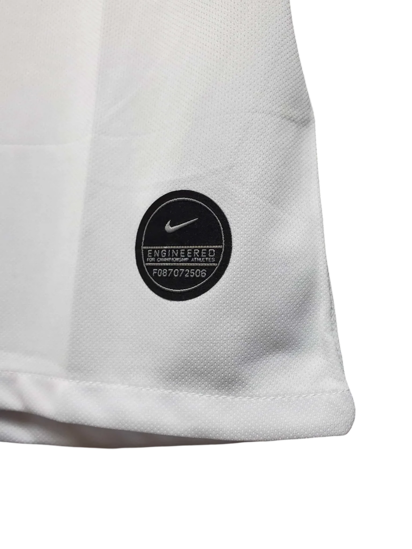 https://cdn.shopify.com/s/files/1/0826/7228/8075/files/20192020-tottenham-hotspur-aia-home-retro-kit-classickits433-736656.webp?v=1741198011