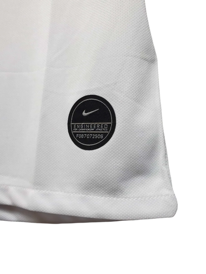 https://cdn.shopify.com/s/files/1/0826/7228/8075/files/20192020-tottenham-hotspur-aia-home-retro-kit-classickits433-736656.webp?v=1741198011