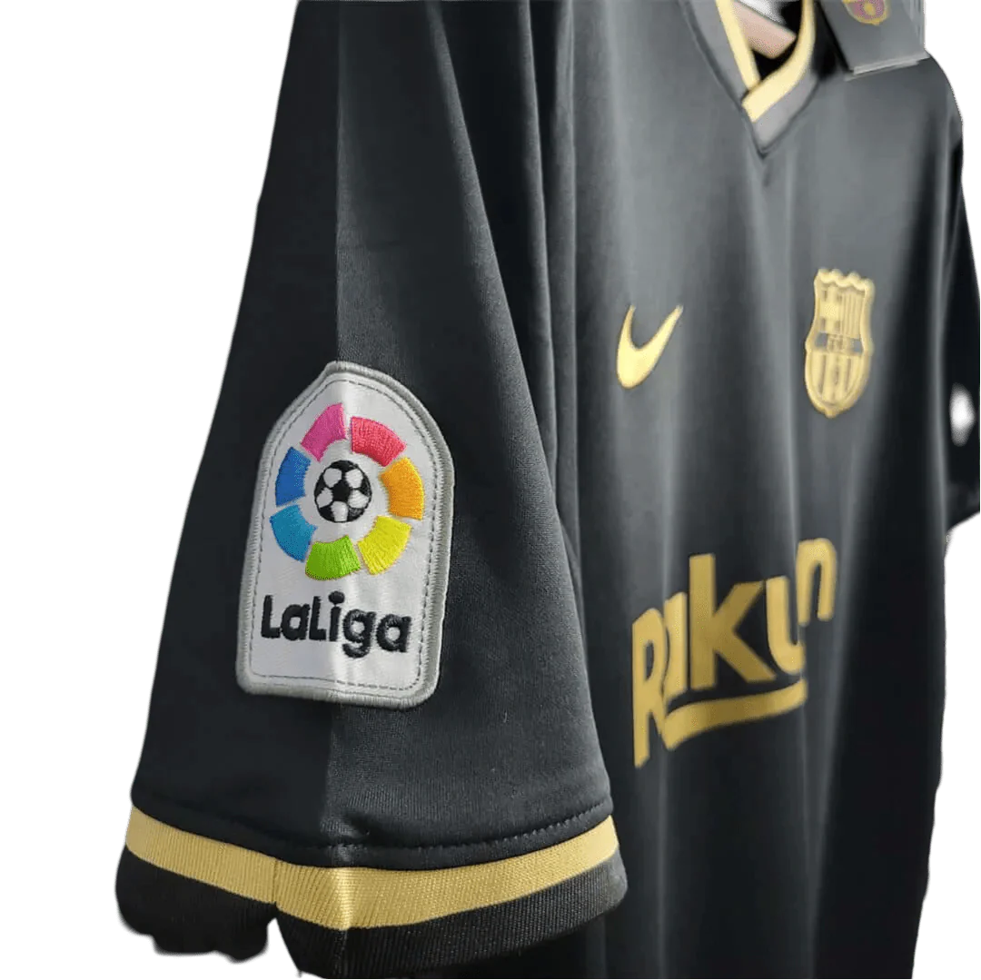 https://cdn.shopify.com/s/files/1/0826/7228/8075/files/20202021-fc-barcelona-rokuten-third-away-retro-kit-classickits433-905963.webp?v=1741197555