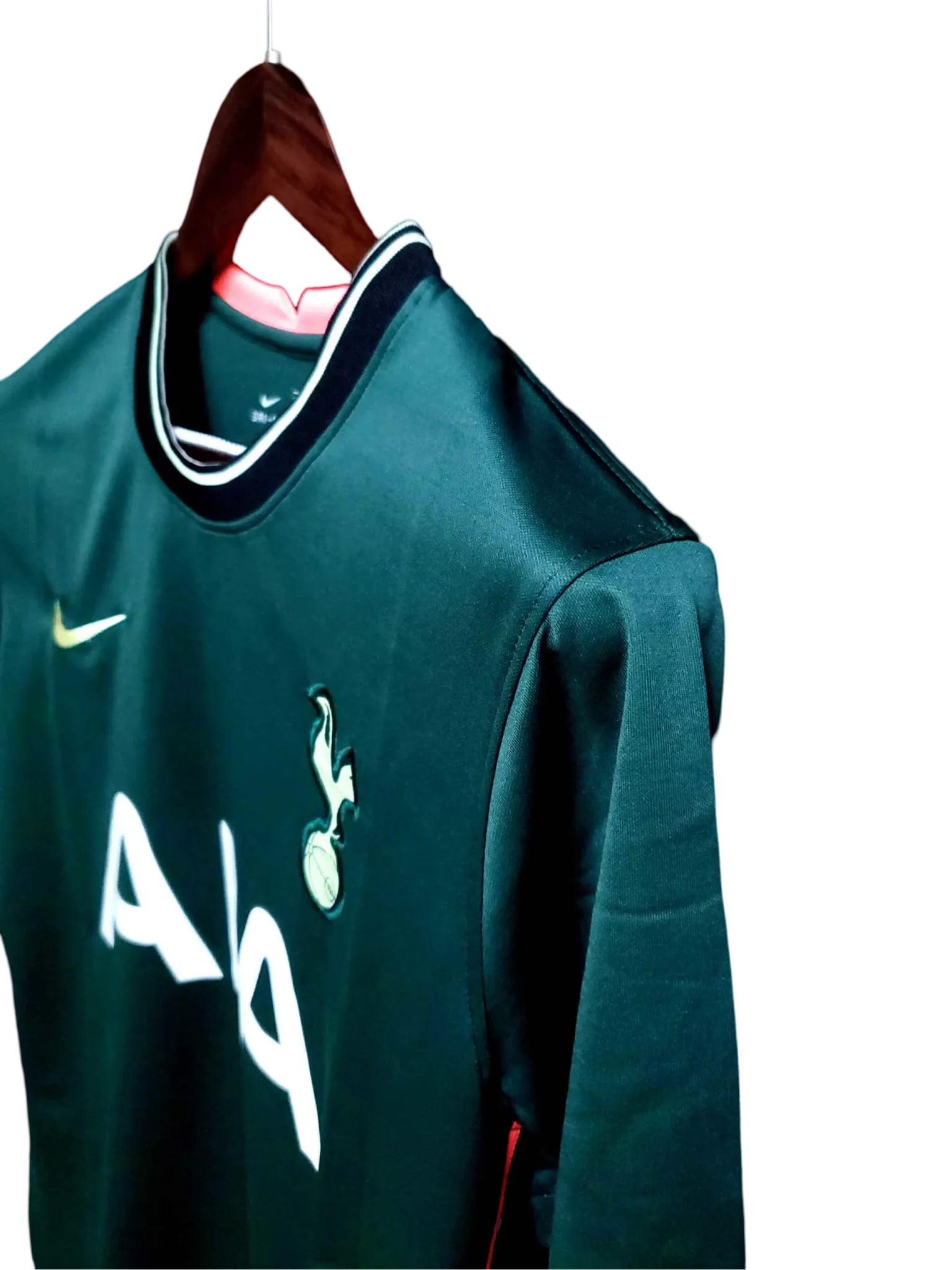 https://cdn.shopify.com/s/files/1/0826/7228/8075/files/20202021-tottenham-hotspur-aia-green-away-retro-kit-classickits433-262455.webp?v=1741198002