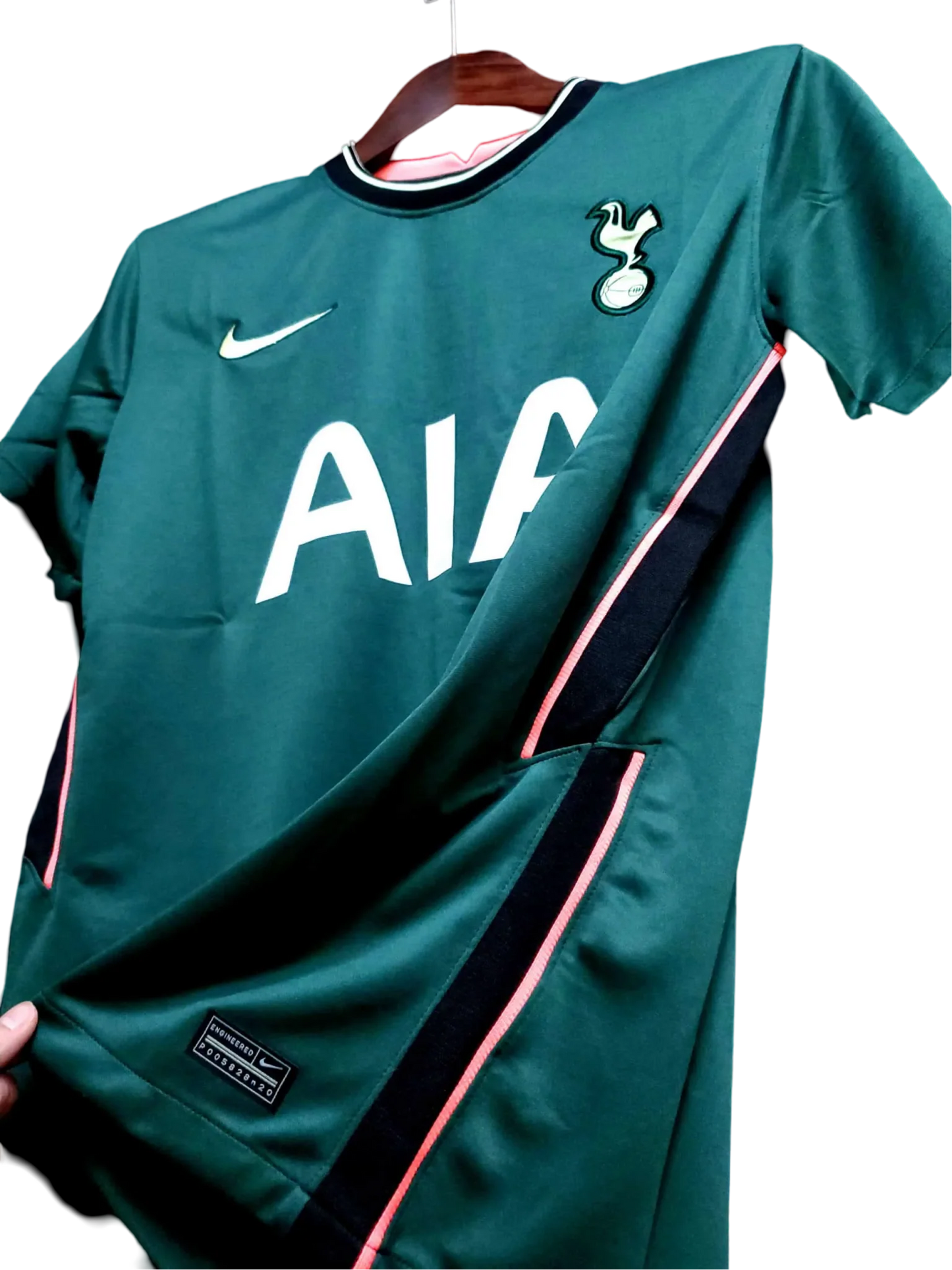 https://cdn.shopify.com/s/files/1/0826/7228/8075/files/20202021-tottenham-hotspur-aia-green-away-retro-kit-classickits433-517406.webp?v=1741198001