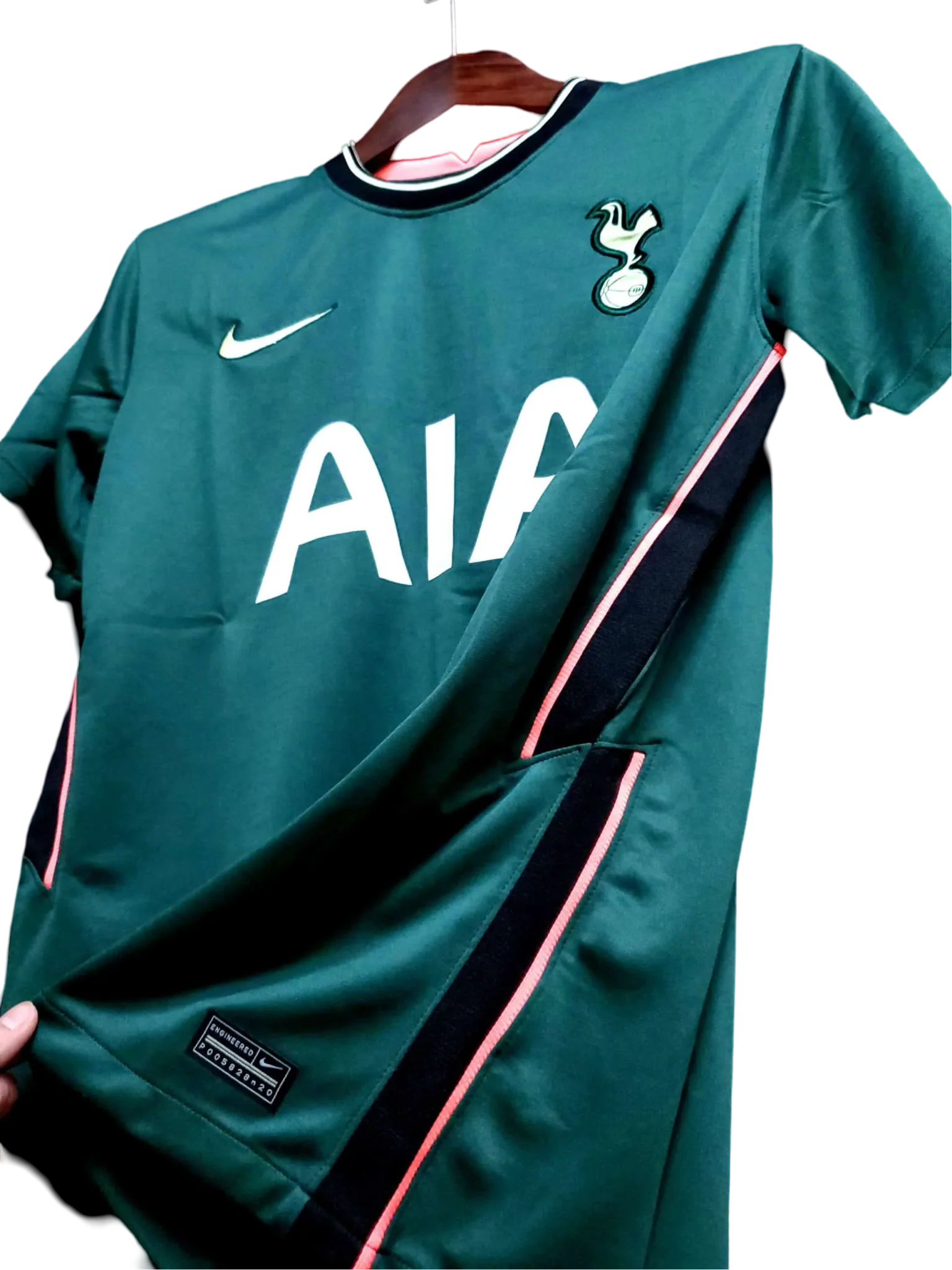 https://cdn.shopify.com/s/files/1/0826/7228/8075/files/20202021-tottenham-hotspur-aia-green-away-retro-kit-classickits433-517406.webp?v=1741198001