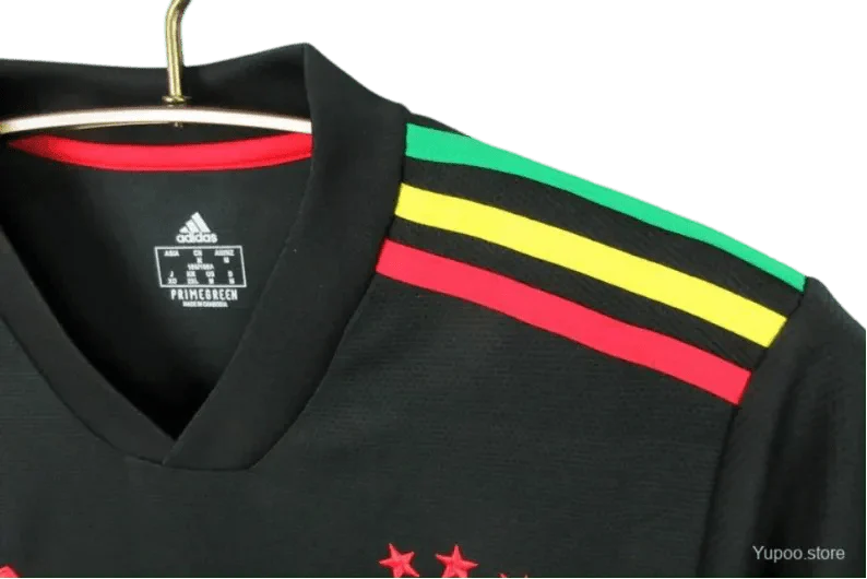 https://cdn.shopify.com/s/files/1/0826/7228/8075/files/20212022-ajax-bob-marley-kit-special-edition-fan-version-classickits433-959809.webp?v=1741198443