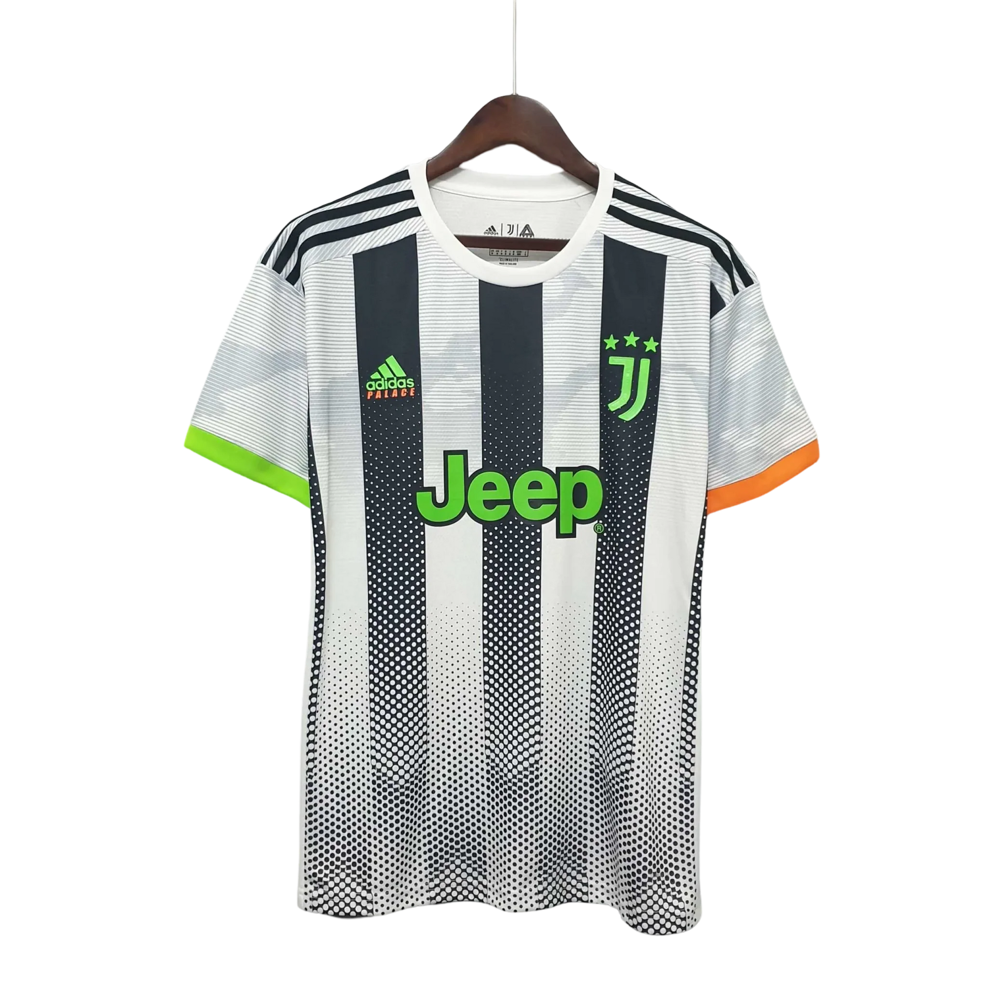 https://cdn.shopify.com/s/files/1/0826/7228/8075/files/juventus-palace-jeep-special-version-658869.webp?v=1741197275